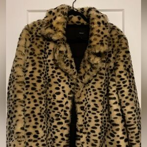 Forever 21 Animal Print leopard faux fur coat size S